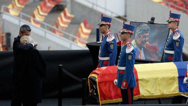 de-ce-nu-a-fost-prezent-nicusor-dan-la-catafalcul-lui-mircea-lucescu