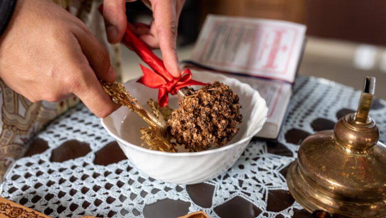 izvorul-tamaduirii-2026:-ziua-cand-se-sfintesc-apele.-ce-trebuie-sa-faci-cu-agheasma-mica,-potrivit-preotului