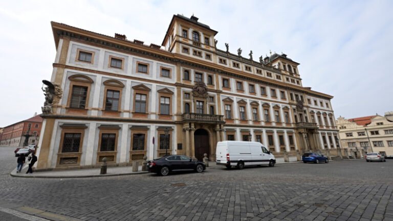 mae-ceh-il-convoaca-pe-ambasadorul-rusiei-la-praga,-dupa-ce-moscova-a-amenintat-producatori-de-echipamente-militare