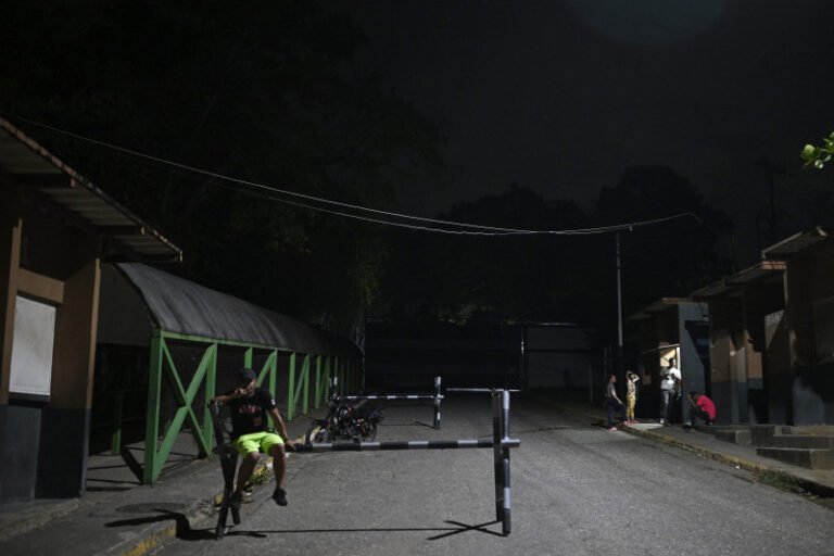 venezuela-elibereaza-zeci-de-detinuti-politici,-sub-presiunea-sua.-aproximativ-500-raman-in-inchisoare