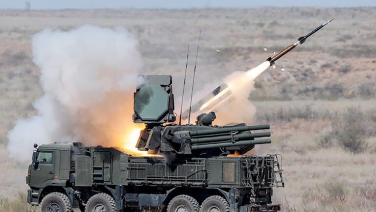 momentul-in-care-fortele-ucrainene-au-distrus-un-sistem-rus-de-aparare-aeriana-pantir-s1-in-apropiere-de-mariupol