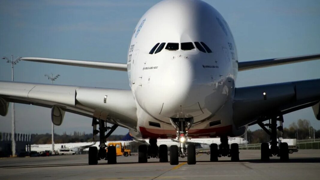 o-companie-aeriana-adauga-paturi-suprapuse-pentru-calatorii-la-clasa-economica