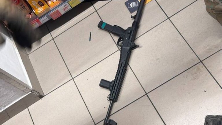 atac-armat-intr-un-supermarket-din-kiev:-cel-putin-6-morti-si-10-raniti.-atacatorul,-ucis-de-fortele-speciale