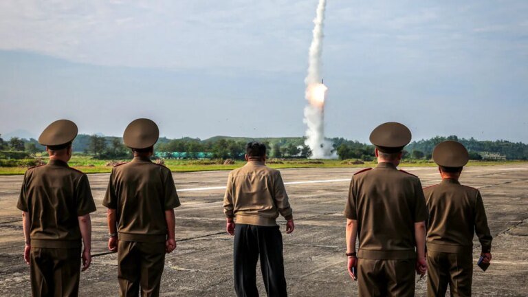 coreea-de-nord-a-efectuat-o-lansare-test-a-cel-putin-unei-rachete-balistice