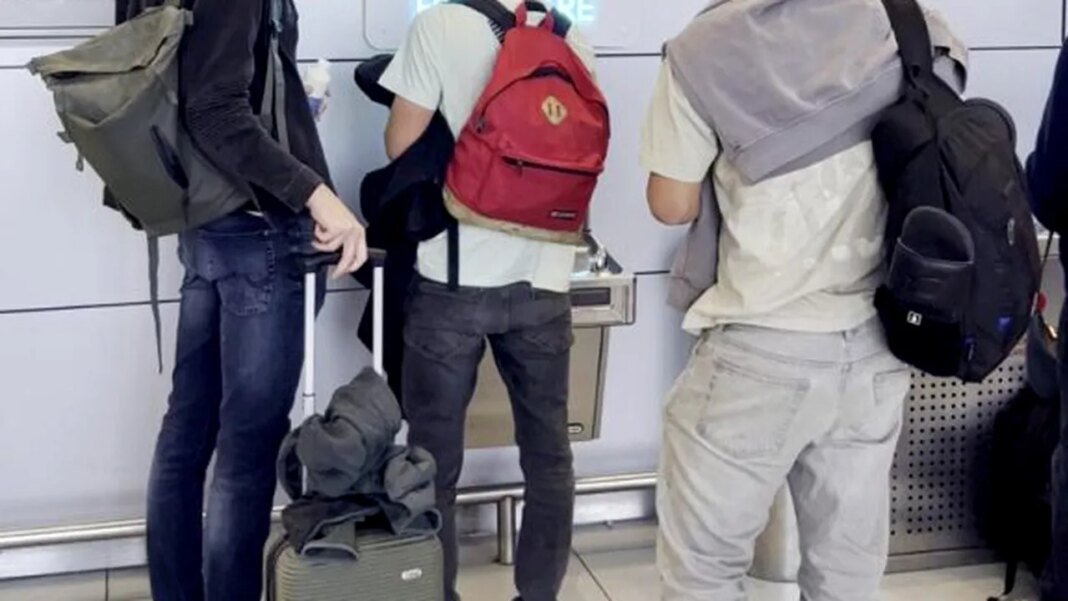 apa-gratuita-pentru-pasageri.-primele-10-statii-de-hidratare,-instalate-in-aeroporturile-din-bucuresti