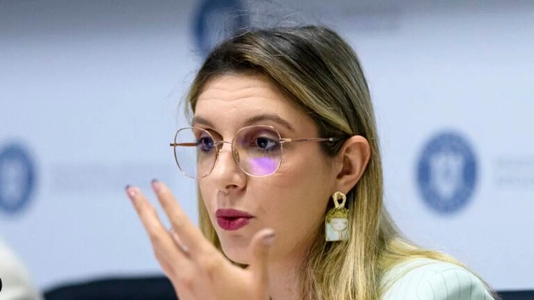 diana-buzoianu,-ministru-usr:-vreau-un-guvern-care-sa-trezeasca-in-oameni-o-speranta,-nu-revolta