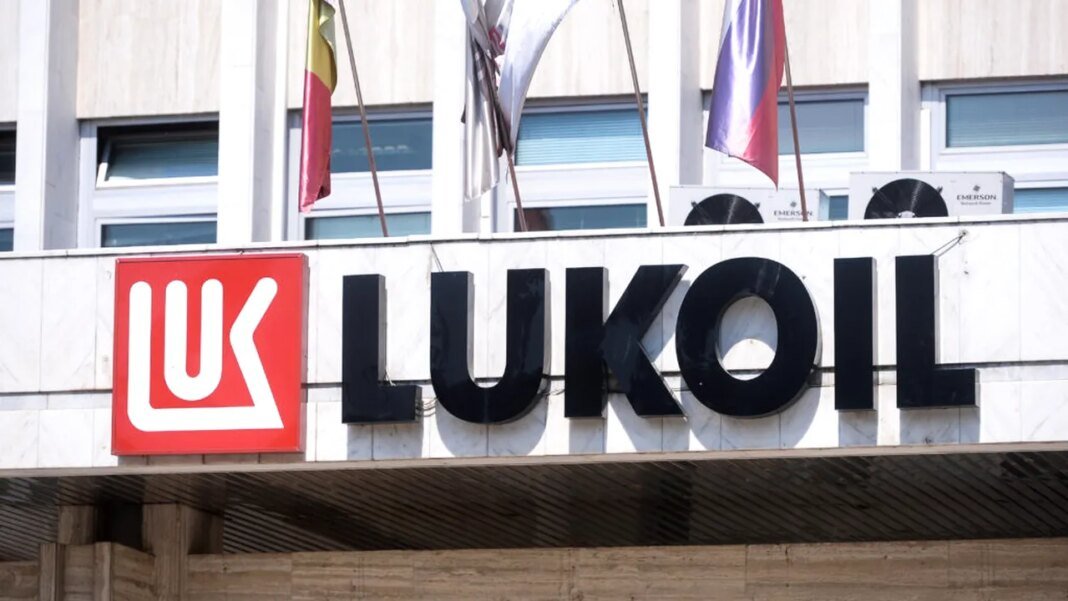 lukoil-mai-primeste-o-luna-pasuire-de-la-trezoreria-sua-pentru-vanzarea-activelor-globale,-inclusiv-cele-din-romania