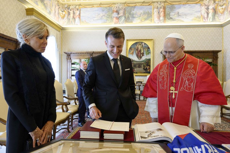 Pope Leo XIV Meets Emmanuel Macron - Vatican