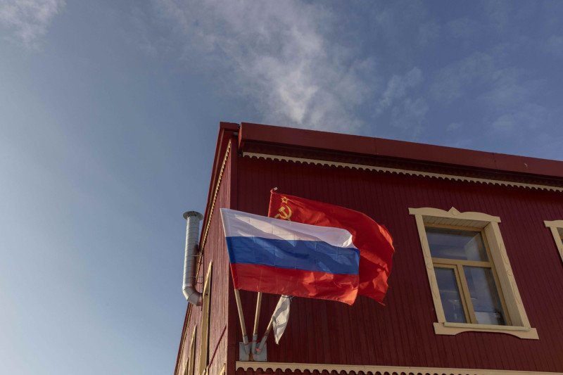 orașul minier rusesc Barentsburg din svalbard