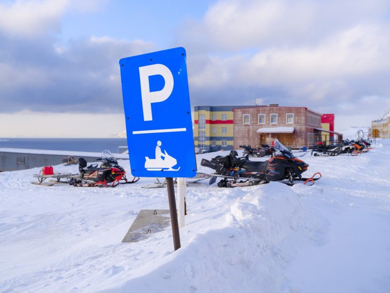snowmobile barentsburg svalbard