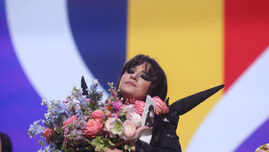 alexandra-capitanescu,-primele-declaratii-la-intoarcerea-acasa.-artista-a-fost-intampinata-cu-aplauze-la-aeroport