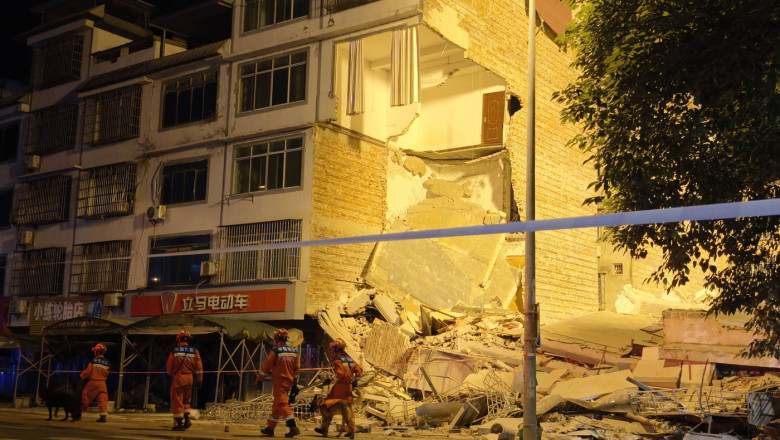 cutremur-puternic-in-china:-cel-putin-doi-morti,-cladiri-prabusite-si-peste-7.000-de-locuitori-evacuati-din-liuzhou cutremur-puternic-in-china:-cel-putin-doi-morti,-cladiri-prabusite-si-peste-7.000-de-locuitori-evacuati-din-liuzhou