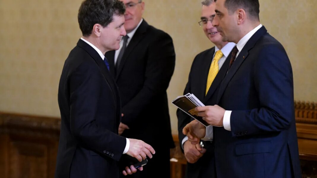 consultarile-la-cotroceni-pentru-noul-guvern.-delegatia-pnl-discuta-cu-nicusor-dan,-dupa-psd-si-aur-/-grindeanu,-dupa-consultari:-nu-mai-putem-avea-un-guvern-cu-bolojan-premier consultarile-la-cotroceni-pentru-noul-guvern.-delegatia-pnl-discuta-cu-nicusor-dan,-dupa-psd-si-aur-/-grindeanu,-dupa-consultari:-nu-mai-putem-avea-un-guvern-cu-bolojan-premier