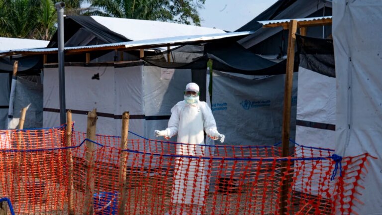 noi-centre-deschise-pentru-tratarea-ebola-in-congo,-dupa-aproape-120-de-decese-provocate-de-o-tulpina-rara