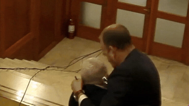 incepe-procesul-bataii-din-parlament-dintre-dan-vilceanu-si-florin-roman,-dupa-doi-ani-de-cand-a-avut-loc-scandalul