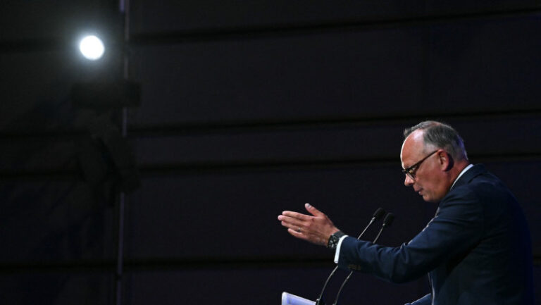 fostul-premier-francez-edouard-philippe,-candidat-la-presedintie,-este-vizat-intr-o-ancheta-de-deturnare-de-fonduri