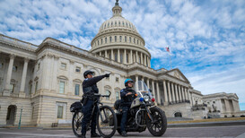 politisti-de-la-capitoliu-cer-in-instanta-blocarea-fondului-de-1,8-miliarde-de-dolari-creat-de-trump politisti-de-la-capitoliu-cer-in-instanta-blocarea-fondului-de-1,8-miliarde-de-dolari-creat-de-trump