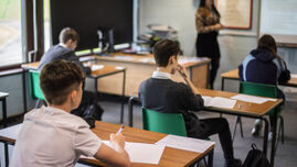 ce-s-ar-putea-schimba-pentru-elevii-de-liceu.-ministerul-educatiei-a-pus-in-consultare-175-de-programe-scolare-noi
