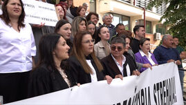 judecatoria-strehaia-risca-sa-fie-desfiintata-din-lipsa-de-judecatori.-protest-al-angajatilor-si-localnicilor