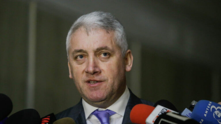 presedintele-aep,-la-interviurile-digi24ro.ce-se-intampla-cu-influencerii-politici-si-cu-banii-pe-care-partidele-ii-primesc-de-la-stat