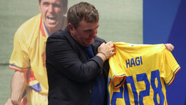 hagi-a-anuntat-lotul-pentru-amicalurile-cu-georgia-si-tara-galilor.-ce-nume-noi-a-chemat-selectionerul
