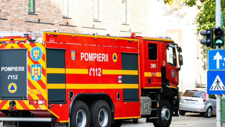 incendiu-violent-la-braila:-un-barbat-a-murit-si-doua-femei-au-fost-transportate-la-spital incendiu-violent-la-braila:-un-barbat-a-murit-si-doua-femei-au-fost-transportate-la-spital