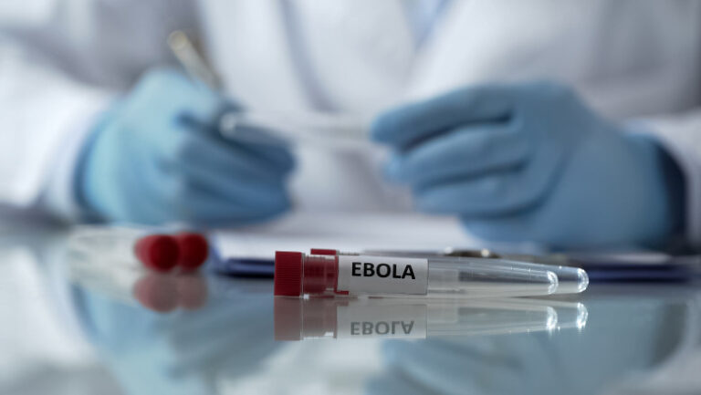 suspiciune-de-infectare-cu-ebola-in-italia.-doi-lucratori-umanitari-intorsi-din-uganda-prezinta-simptomele-bolii