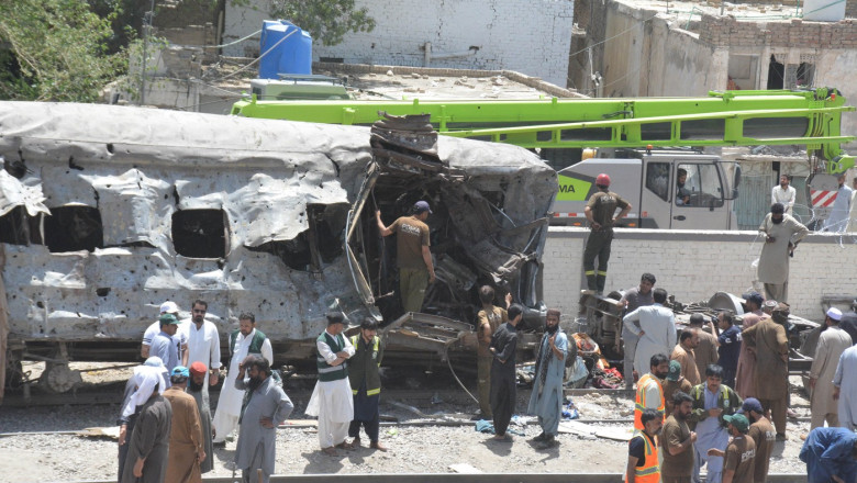 o-grupare-separatista-a-revendicat-atacul-asupra-unui-tren-de-pasageri-in-pakistan,-soldata-cu-cel-putin-47-de-morti