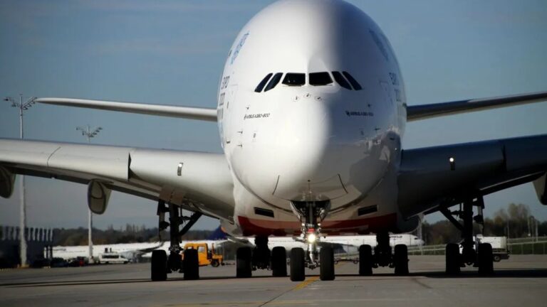 O companie aeriană adaugă paturi suprapuse pentru călătorii la clasa economică