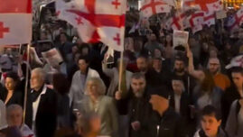mii-de-georgieni-au-iesit-pe-strazile-din-tbilisi,-de-ziua-independentei,-intr-o-manifestatie-pro-ue