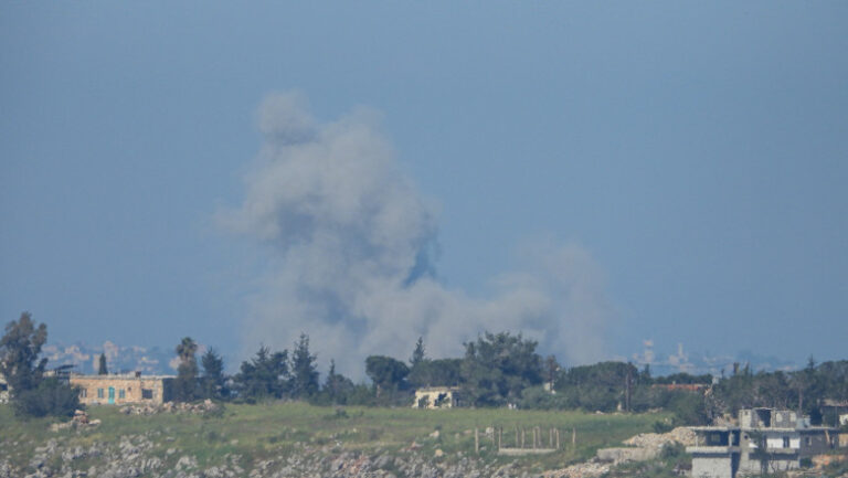 zeci-de-morti-in-noi-bombardamente-ale-israelului-in-liban.-netanyahu-escaladeaza-razboiul-cu-hezbollah