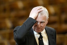95486-depinde-ce-inseamna-cuvantul-este-cele-mai-bune-10-scuze-invocate-de-personalitati-po69e49c64927b6