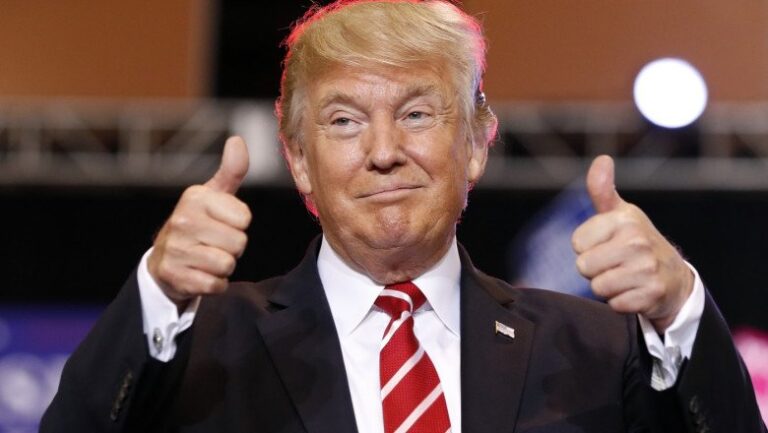 Trump anunță că va începe „foarte curând” să dea publicității documente despre OZN-uri