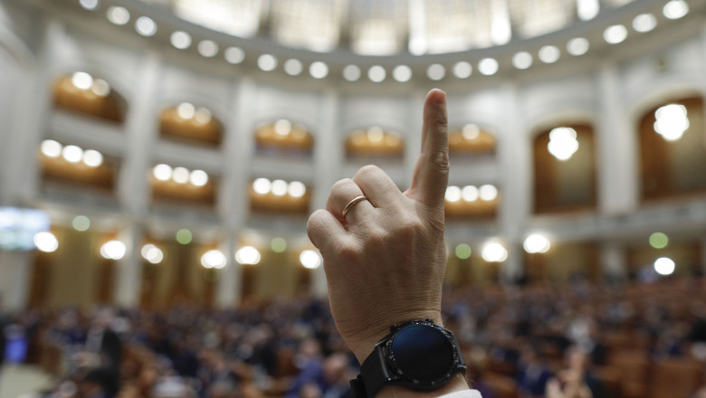 vanzarea-actiunilor-in-cazul-companiilor-de-stat,-interzisa-pana-la-finalul-anului-2027.-proiectul-psd-a-trecut-cu-voturile-aur vanzarea-actiunilor-in-cazul-companiilor-de-stat,-interzisa-pana-la-finalul-anului-2027.-proiectul-psd-a-trecut-cu-voturile-aur