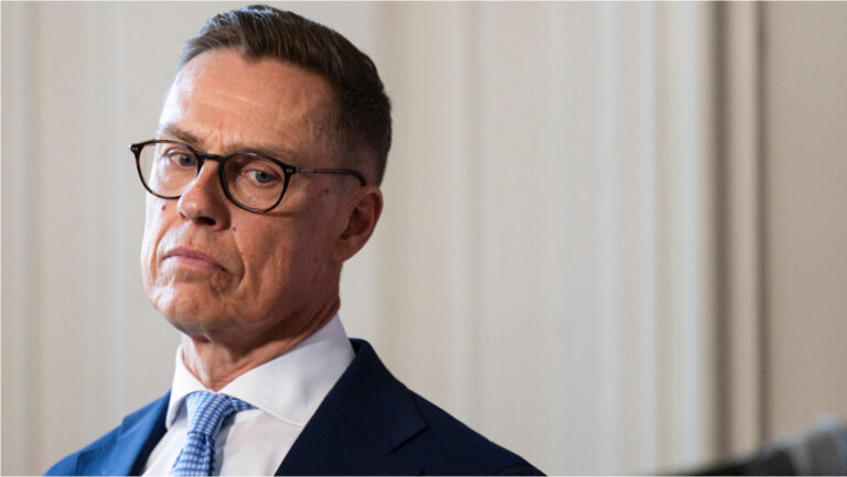 presedintele-finlandei,-avertisment-dur-legat-de-politica-lui-trump:-„pretinzi-groenlanda,-nu-intrebi.-intri-in-iran,-nu-intrebi”