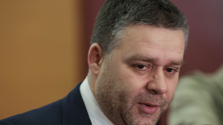 ciprian-ciucu,-nedumerit-pe-facebook-de-ce-nicusor-dan-protejeaza-psd-si-nu-i-da-misiunea-de-a-forma-guvernul ciprian-ciucu,-nedumerit-pe-facebook-de-ce-nicusor-dan-protejeaza-psd-si-nu-i-da-misiunea-de-a-forma-guvernul