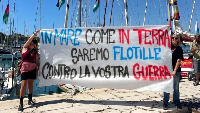 Navele spre Gaza, înconjurate de marina israeliană. „S-a pierdut contactul cu mai multe ambarcațiuni”