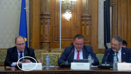 eleva-de-clasa-a-v-a,-discurs-in-lacrimi-despre-presiunea-din-scoala,-in-timp-ce-ministrul-educatiei-statea-pe-telefon