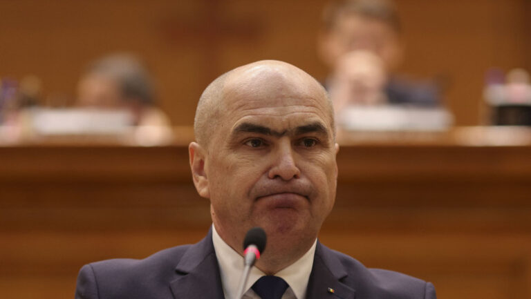 ce-spune-ilie-bolojan-despre-mama-sa-care-urmareste-scandalurile-politice-la-tv:-„familia-are-de-patimit.-caut-sa-o-sun-zilnic”