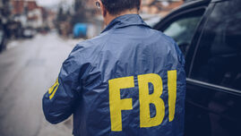fost-oficial-cia,-arestat-dupa-ce-fbi-a-gasit-in-casa-sa-peste-300-de-lingouri-de-aur-in-valoare-de-40-de-milioane-de-dolari