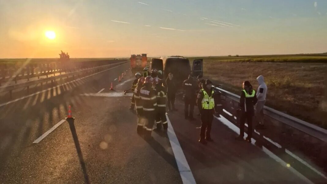 incendiu-pe-autostrada-a1,-in-apropiere-de-pecica.-o-autoutilitara-a-ars-in-aceasta-dimineata
