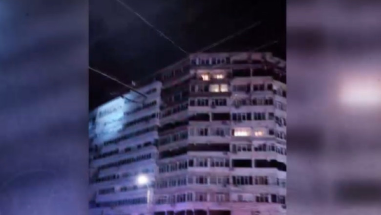 momentul-in-care-o-drona-a-lovit-blocul-din-galati,-surprins-in-imagini-locatar:-„s-a-auzit-explozia-soc.-ca-la-cutremur” momentul-in-care-o-drona-a-lovit-blocul-din-galati,-surprins-in-imagini-locatar:-„s-a-auzit-explozia-soc.-ca-la-cutremur”