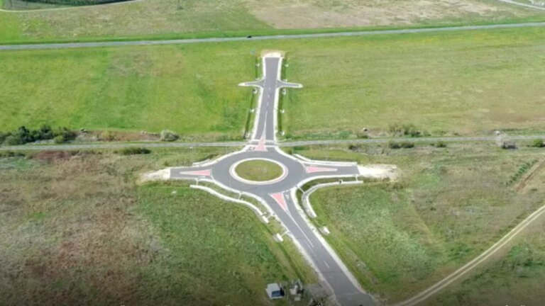 ungaria-a-construit-un-sens-giratoriu-spre-nicaieri-cu-bani-europeni:-1,25-de-milioane-de-euro