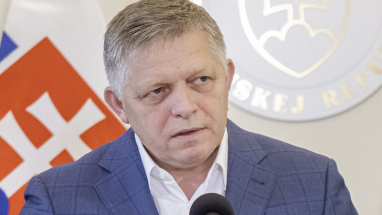 premierul-slovac,-robert-fico,-despre-prabusirea-dronei-pe-un-bloc-de-locuinte-la-galati:-„solicit-deschiderea-dialogului-ue-rusia”