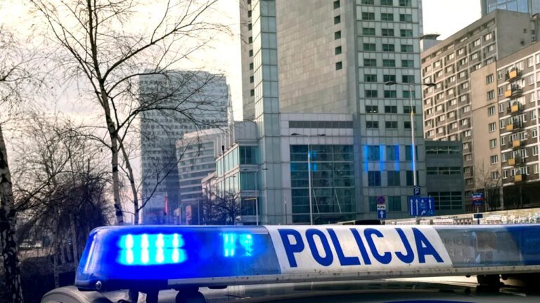 alerta-in-polonia:-o-drona-a-fost-gasita-prabusita-langa-granita-cu-exclava-rusa-kaliningrad