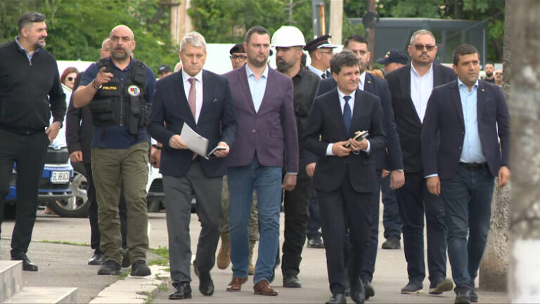 nicusor-dan-a-vizitat-victimele-dronei-rusesti-care-a-lovit-blocul-din-galati.-ce-decizie-a-luat-cnsu-pentru-familiile-afectate