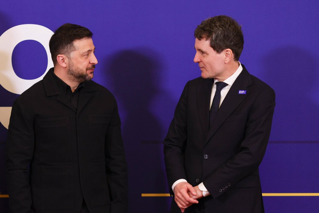 nicusor-dan,-discutie-cu-zelenski-dupa-drona-cazuta-pe-un-bloc-din-galati:-romania-si-ucraina-accelereaza-productia-comuna-de-drone nicusor-dan,-discutie-cu-zelenski-dupa-drona-cazuta-pe-un-bloc-din-galati:-romania-si-ucraina-accelereaza-productia-comuna-de-drone