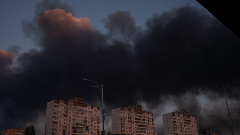 alerta-aeriana-in-ucraina:-rusia-a-lansat-un-atac-cu-rachete,-explozii-auzite-la-kiev