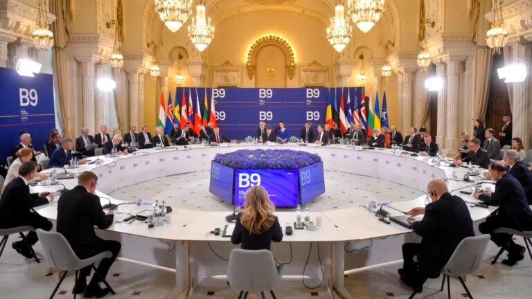 summitul-b9-|-nicusor-dan:-trebuie-sa-sporim-cheltuielile-dedicate-apararii-/-nawrocki:-nato,-gata-sa-apere-fiecare-centimetru-din-teritoriul-sau-/-ce-mesaj-a-transmis-zelenski