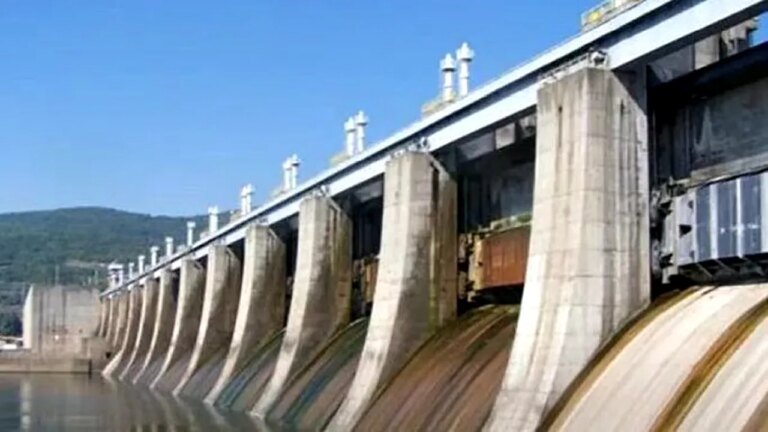 investitia-care-ar-trebui-sa-protejeze-moldova-de-inundatii,-blocata-din-nou-dupa-40-de-ani.-finalizarea-barajului-de-la-pascani,-intoarsa-din-drum